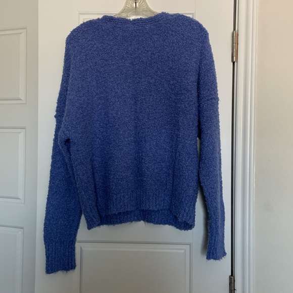 Free People Periwinkle Sweater with Deep V Neckline Size Medium - Picture 2 of 3